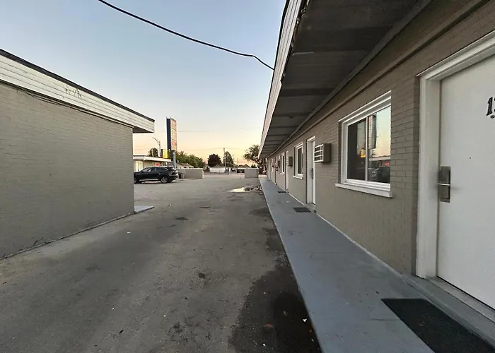 Rainbow Motel