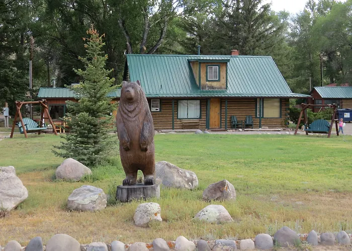 Chinook Winds Motel