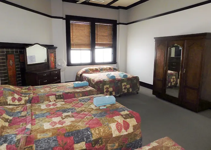 Royal Hotel-Motel