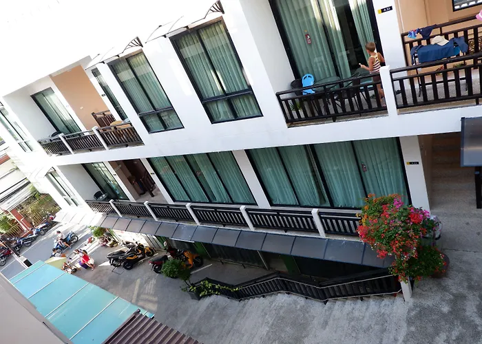 Kata Beachwalk Hotel And Bungalows