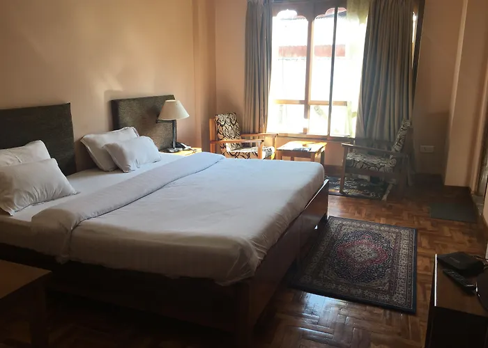 Khamsum Inn
