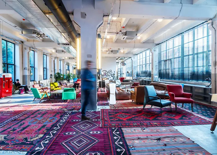 Fabrika Hostel & Suites