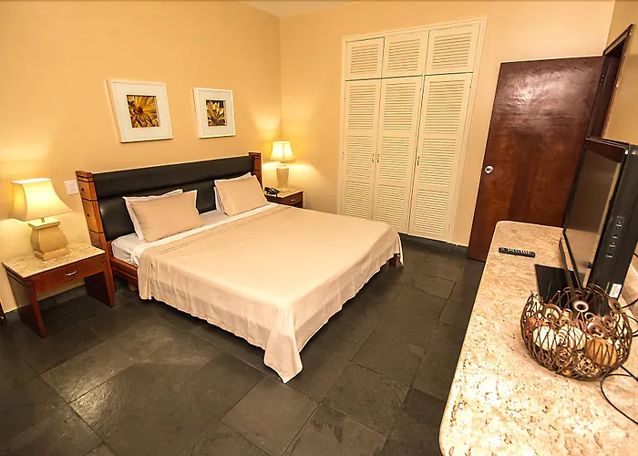 Aipana Plaza Hotel