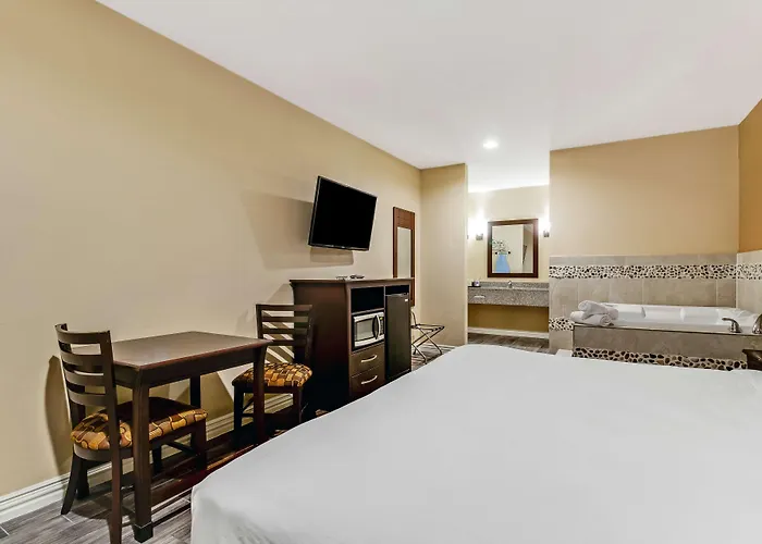 Americas Best Value Inn - Fm 529