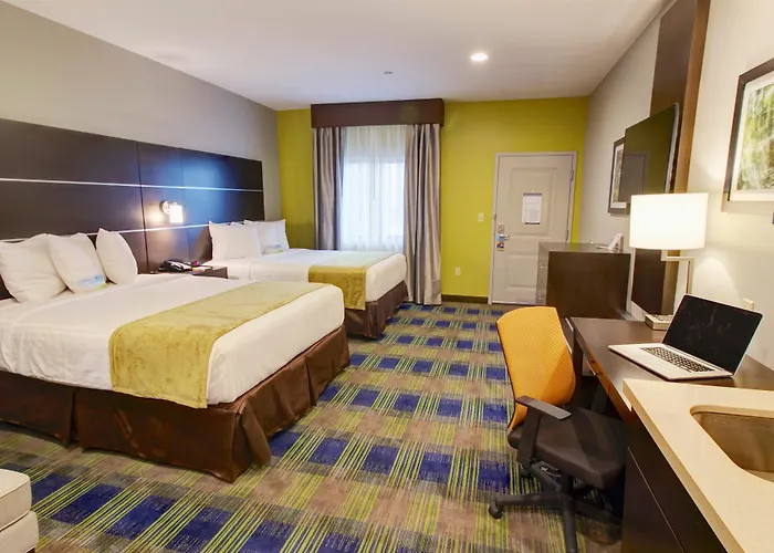 Days Inn & Suites By Wyndham Port Arthur