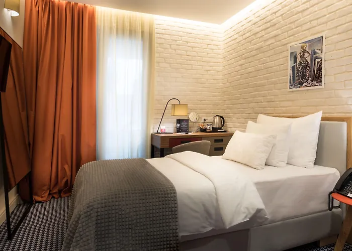 Livris Hotel