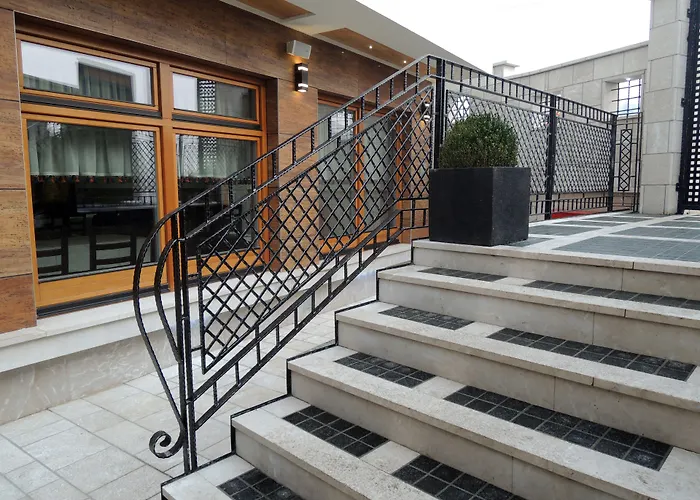 Hotel Aziza