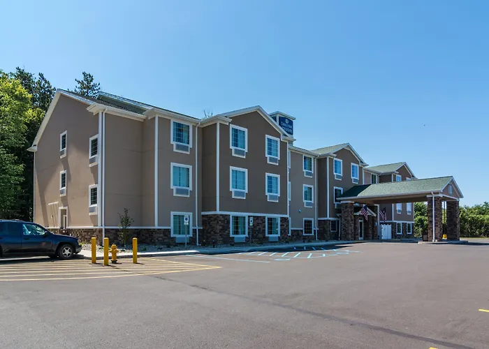 Cobblestone Hotel & Suites - Greenville