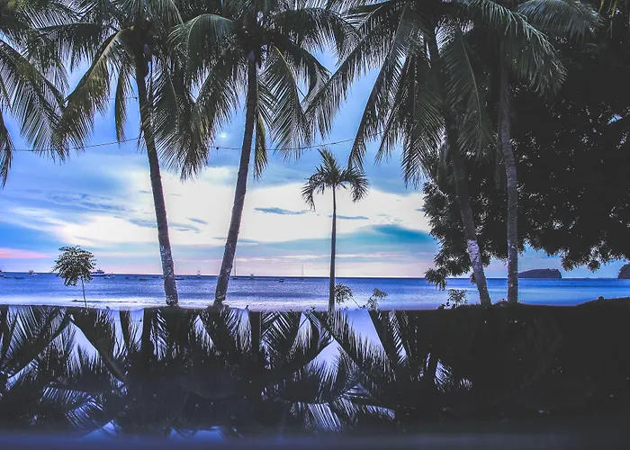 Cafe De Playa Beach Front Hotel