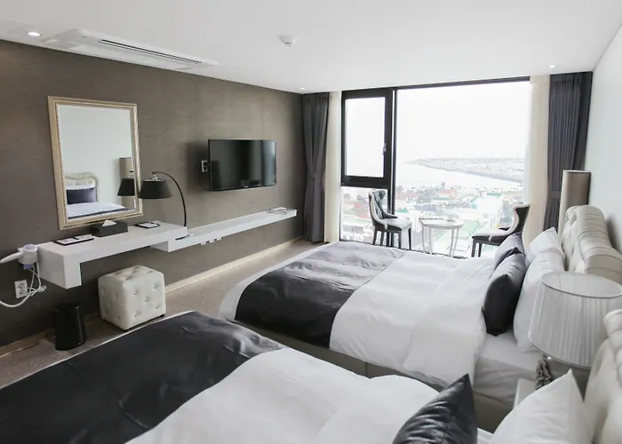 Eins Hotel