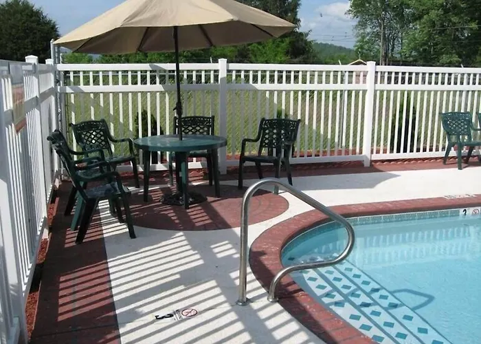Mountain Inn & Suites - Dunlap Tn
