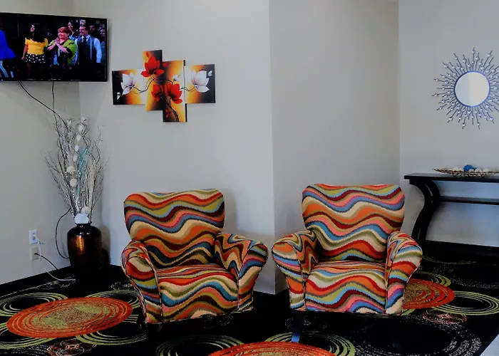 Oak Tree Inn & Suites