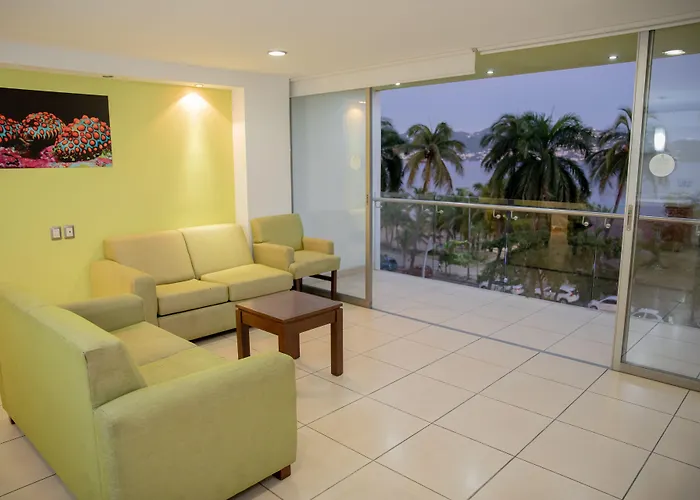 Ramada By Wyndham Acapulco Hotel & Suites