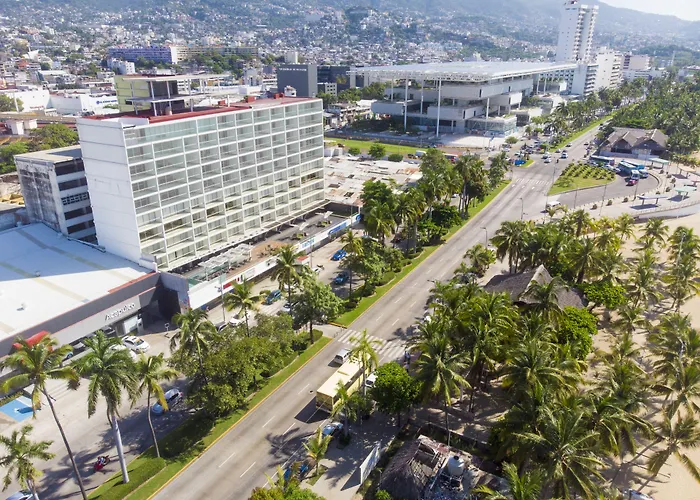 Ramada By Wyndham Acapulco Hotel & Suites