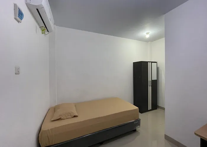 Hotel O Penginapan Musafir Syariah Near Paramount Woman & Childern'S Hospital