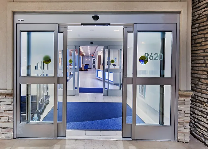 Holiday Inn Express & Suites - Lenexa - Overland Park Area By Ihg