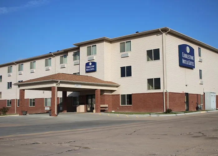 The Edgewood Hotel And Suites