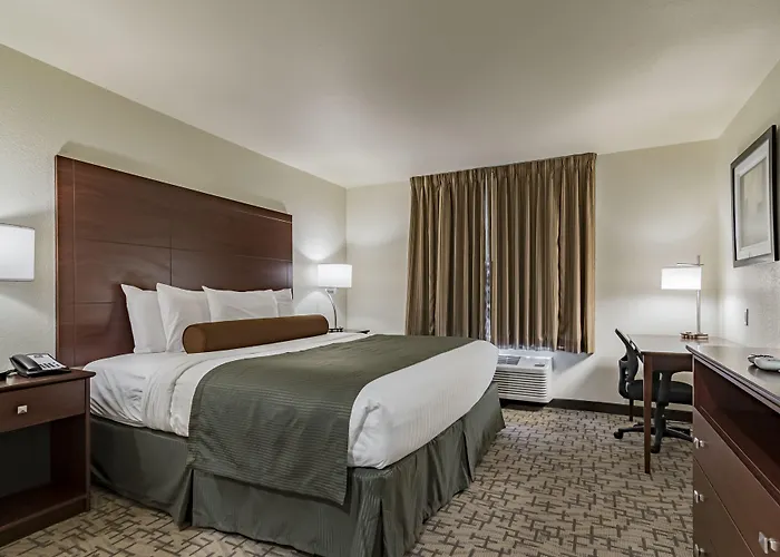 Cobblestone Inn & Suites - Lamoni