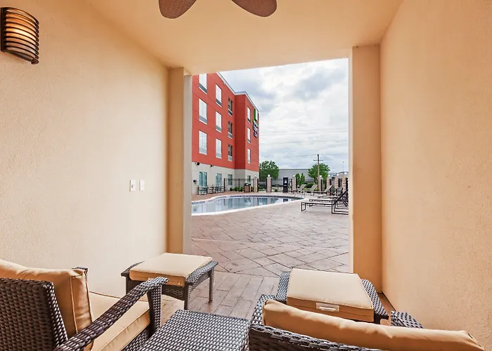 Holiday Inn Express & Suites Tulsa South - Woodland Hills By Ihg