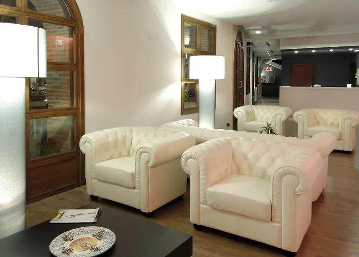 Hotel Cienbalcones