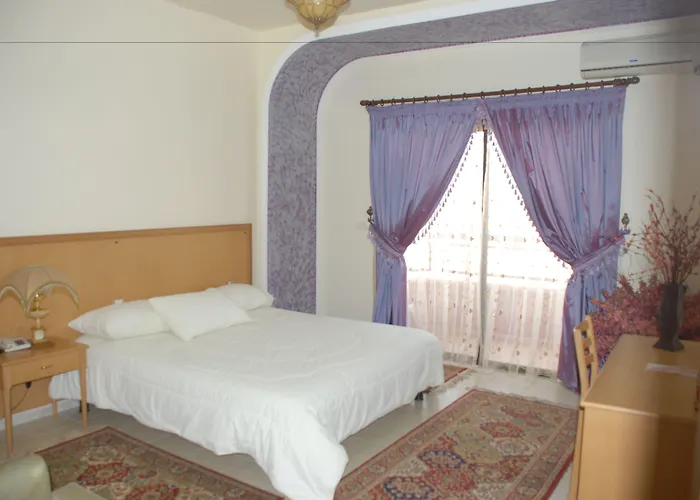 Platinum Hotel