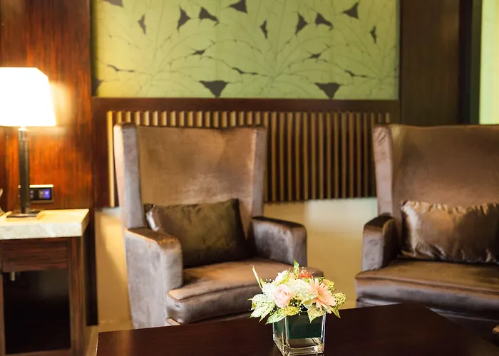 Royale Signature Hotel