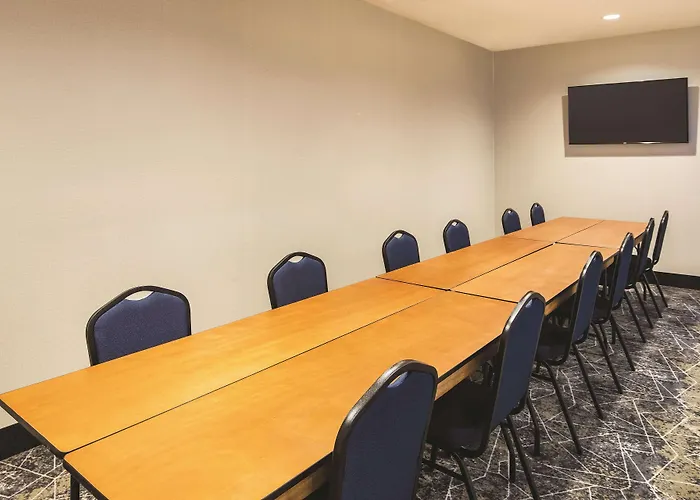 La Quinta Inn & Suites By Wyndham Atlanta South - Mcdonough