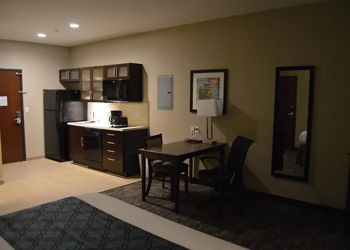 Heritage Place Hotel And Suites