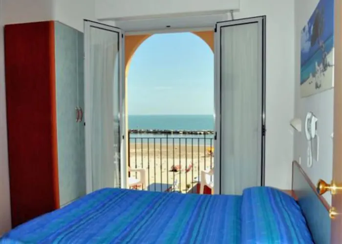 Hotel Holiday Beach