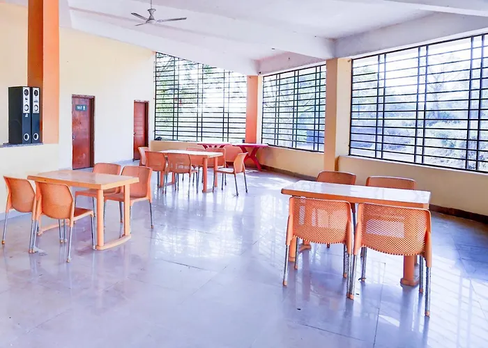 Hotel O Midwaytreat Burhanpur