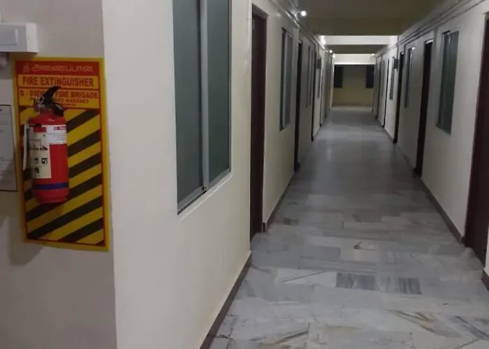 Hotel Paradise Inn