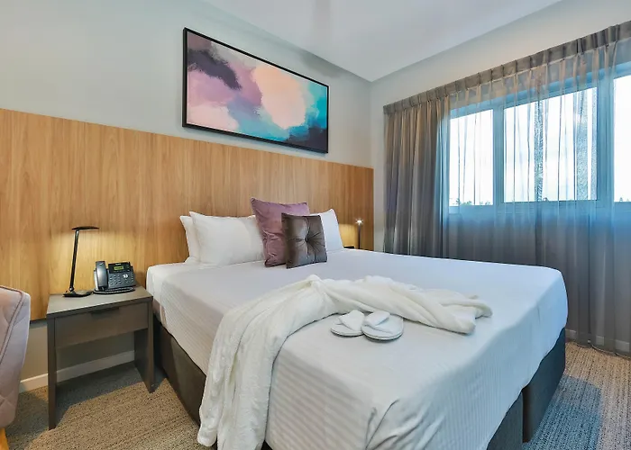Best Western Plus North Lakes Hotel