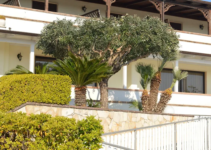 Perla Hotel & Garden