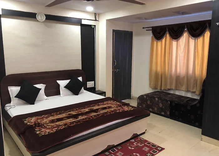 Hotel Satpura Safari