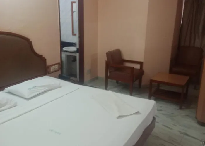 Hotel Valluvar