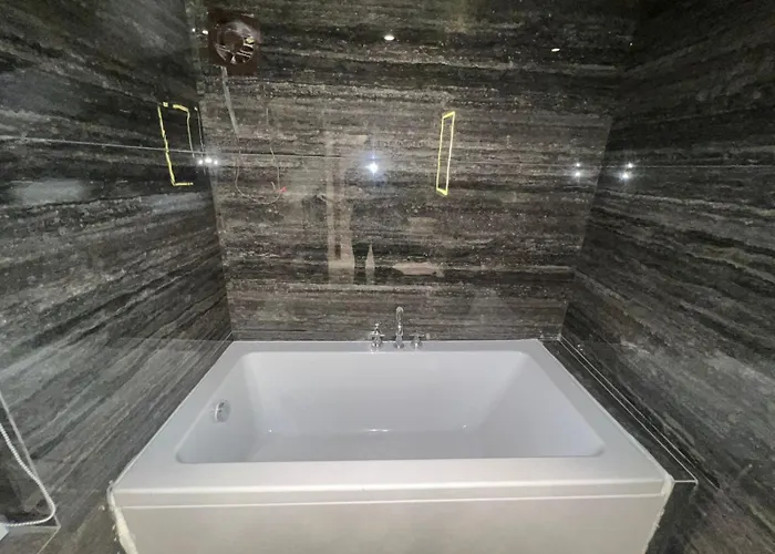 Hotel Mood Premium By Glitz Hotels