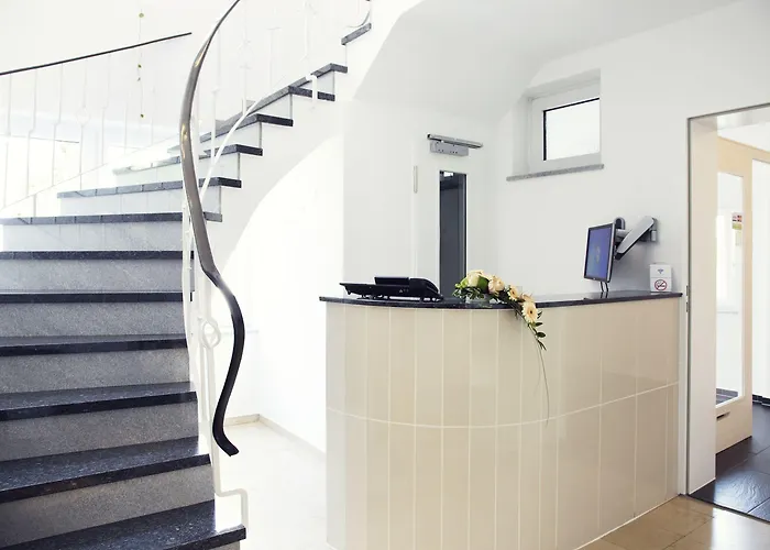 Hotel Loewenguth - Das Freundliche Gemuetliche Budget Hotel