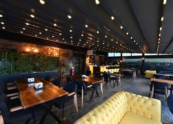 D'Lux Boutique Hotel