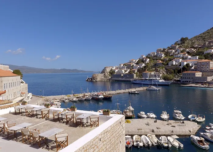 Douskos Port House