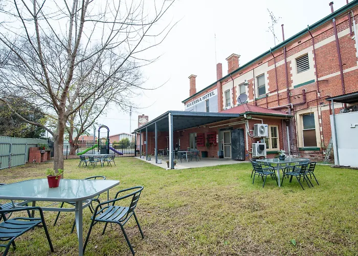Riverina Hotel