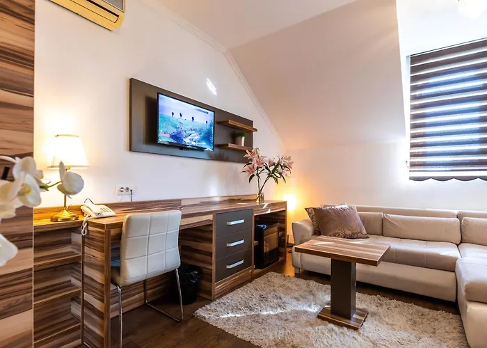 Garni Hotel Royal Crown