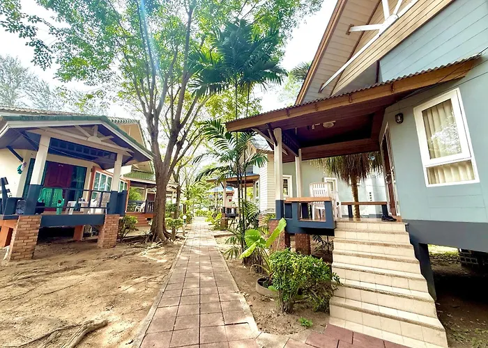 Lanta Palm Beach Resort , Beach Bungalow - Koh Lanta