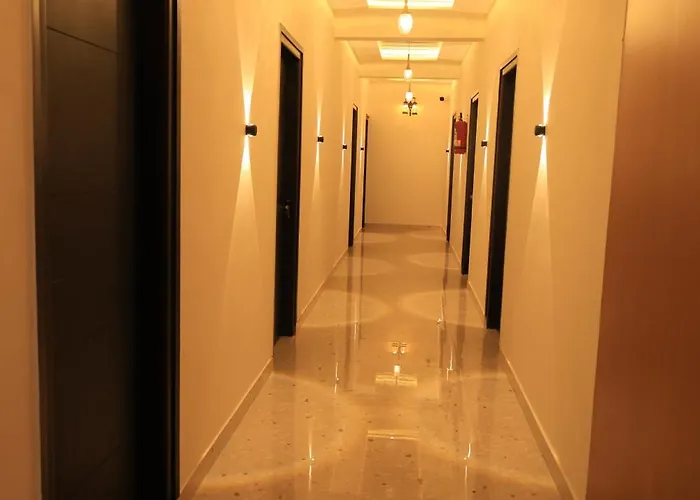 Ishta Hotel And Rooms