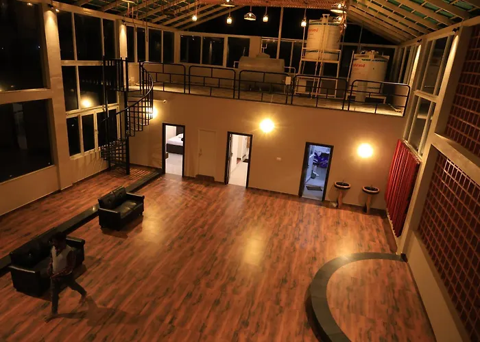 Ishta Hotel And Rooms