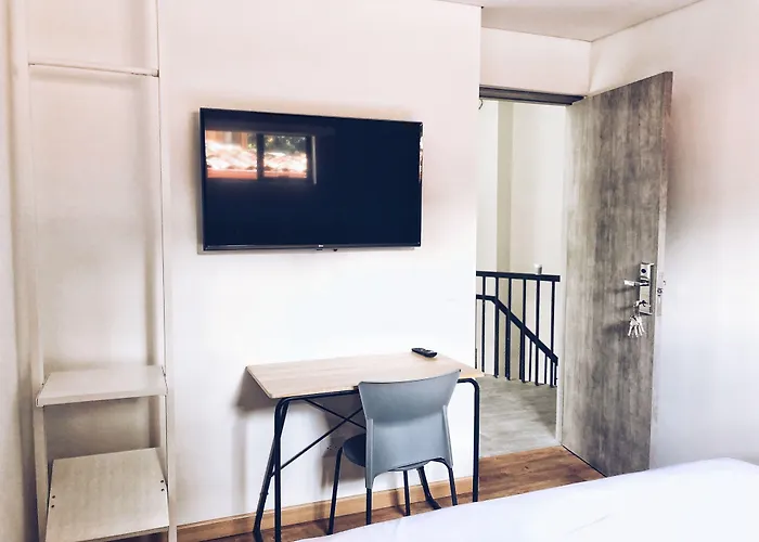574 Hotel