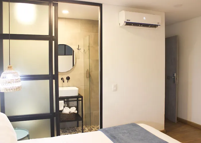 574 Hotel