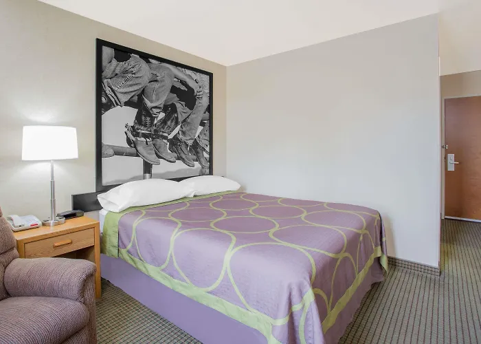 Super 8 By Wyndham Havre