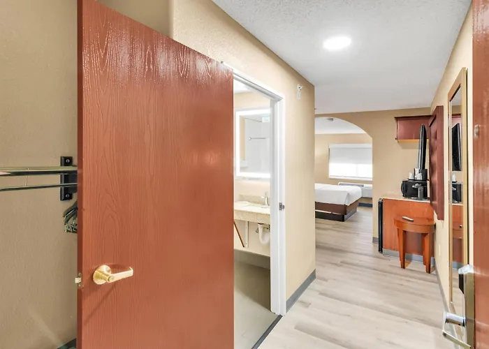 Comfort Suites Lakewood - Denver