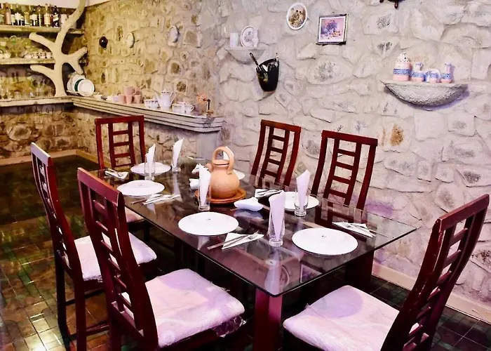 Roshan Guest House