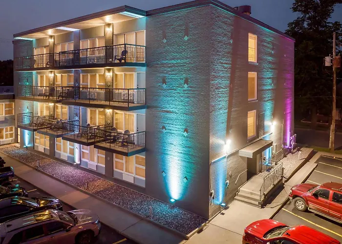 Clarion Pointe Rhinelander Downtown
